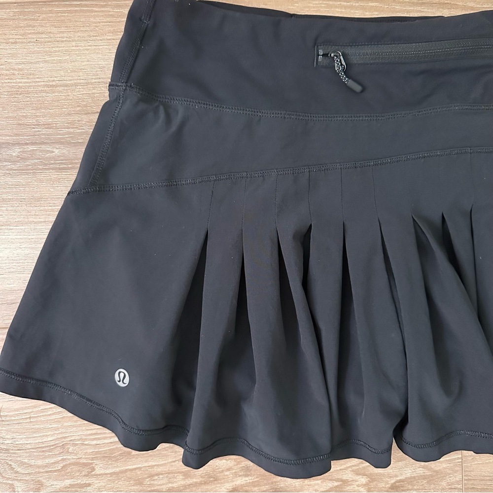 Lululemon Circuit Breaker Skirt Womens Size 6 Black Athletic Skort